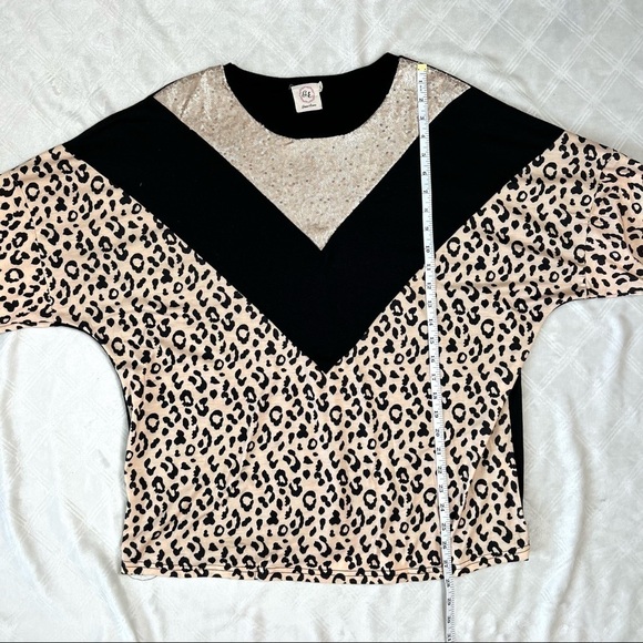 Grace and Emma Boutique Chevron Leopard Sequin Colorblock Top Jumper Size Large - Picture 9 of 13